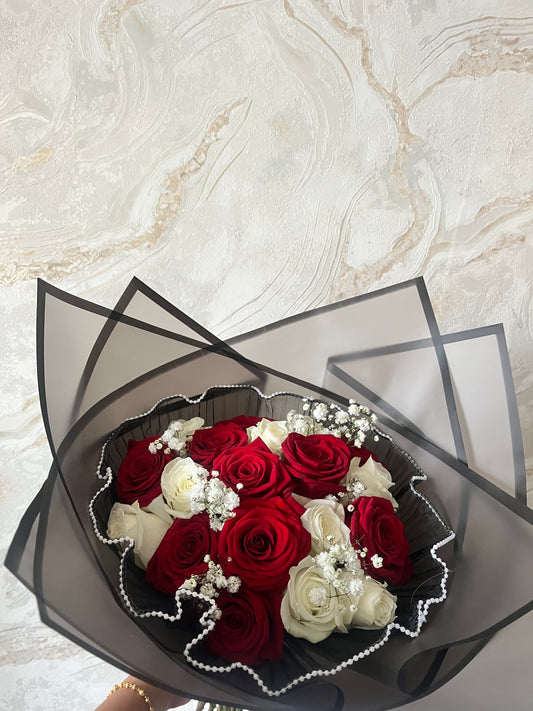 Scarlet and Ivory Rosa Bouquet